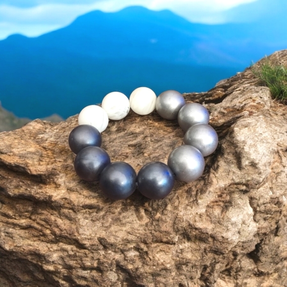 Three Tone Stretchable Bracelet - Picture 1 of 1